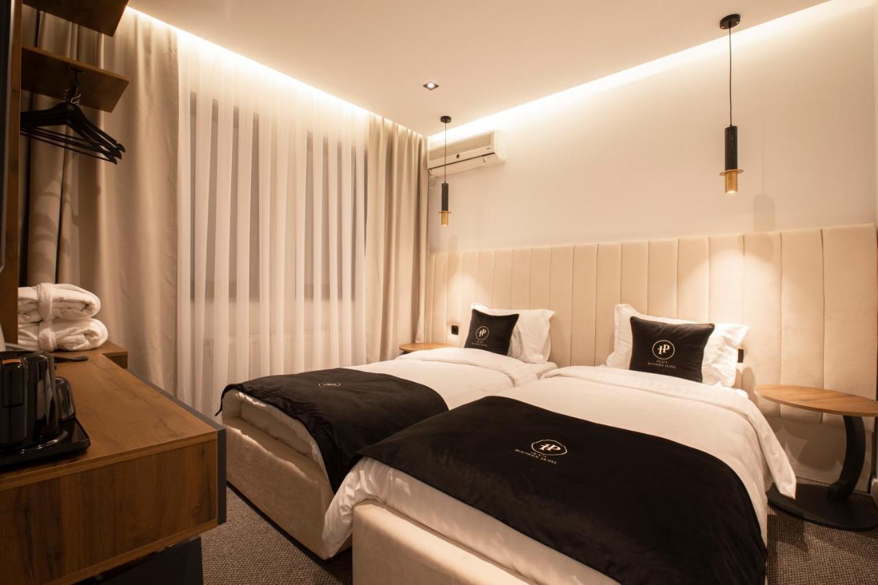 Plaza Boutique Hotel Pristina Eksteriør bilde
