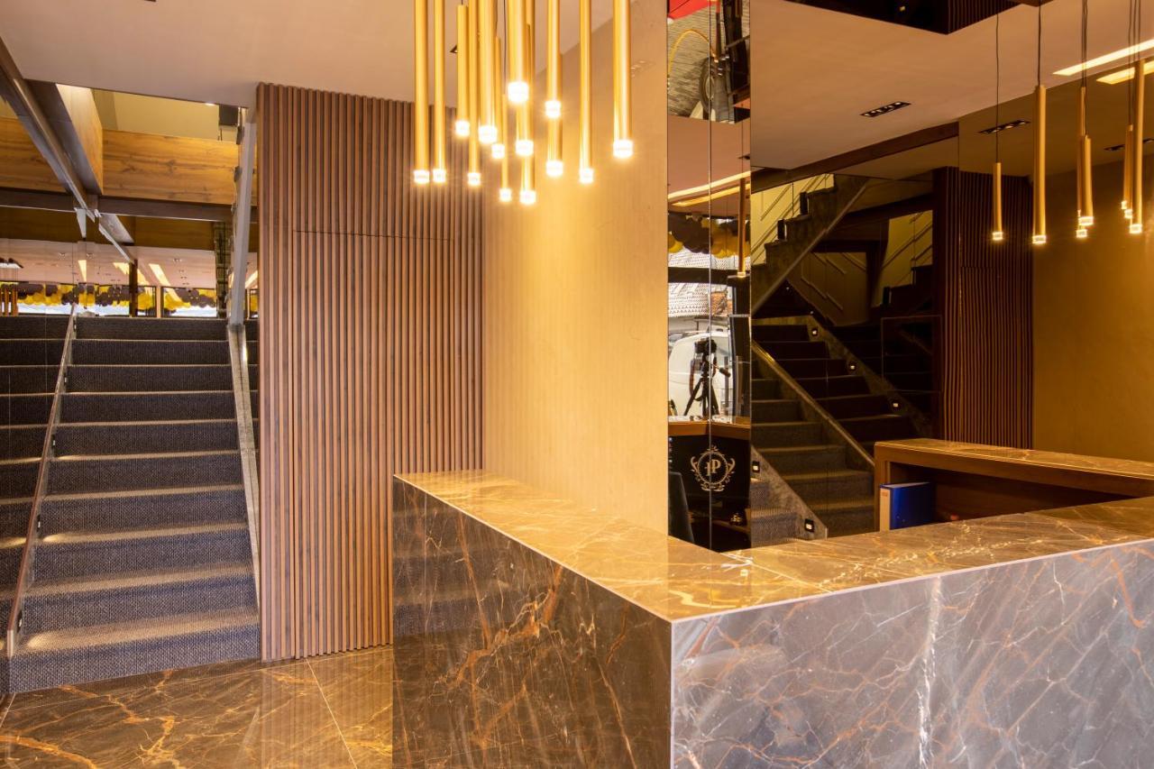Plaza Boutique Hotel Pristina Eksteriør bilde